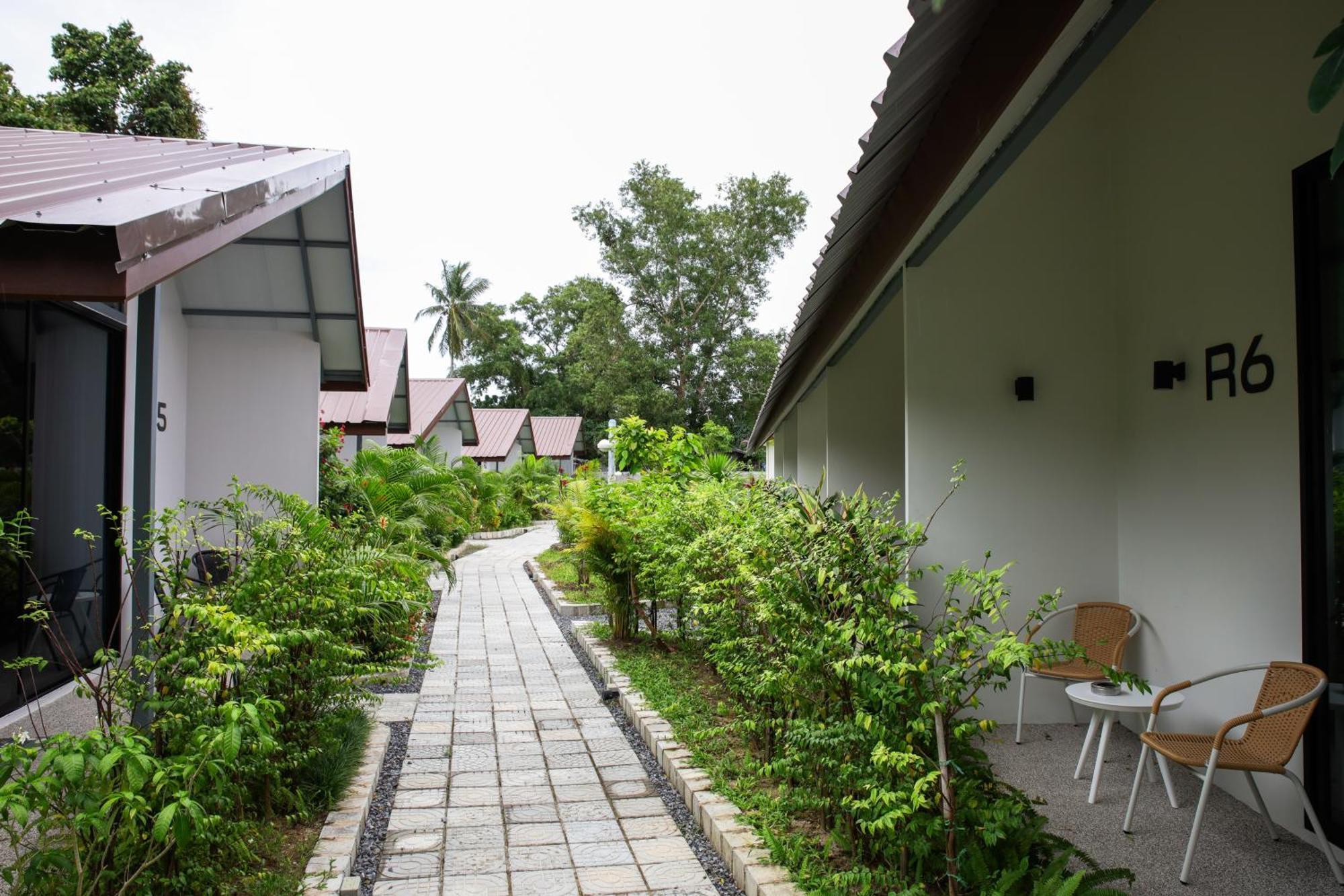 Rapina House Lägenhet Mai Khao Exteriör bild